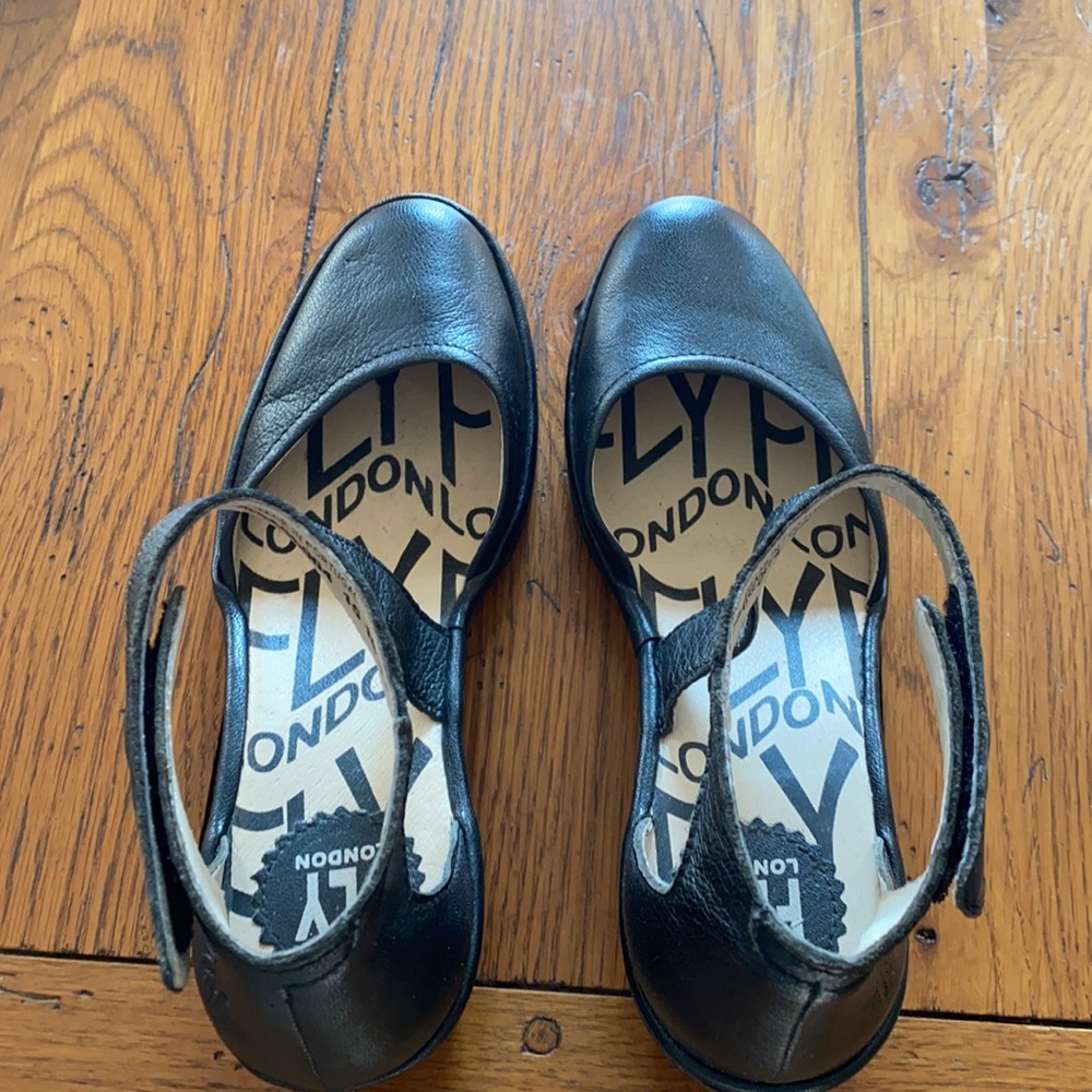 EUC Fly London shoes size 39